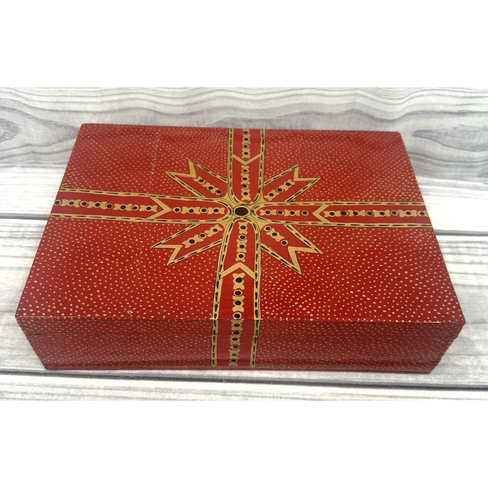 VINTAGE WOODEN GIFT /‎ STORAGE BOX - 11.75